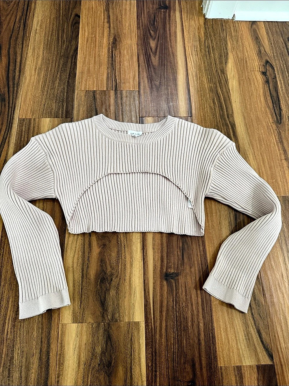 LE LIS Ribbed Cropped Sweater Size Small Like New